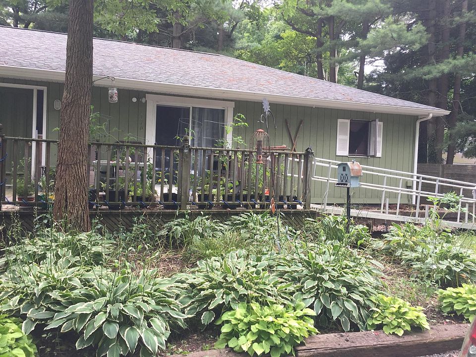 Right side of duplex is the available unit. Ramp has been removed.