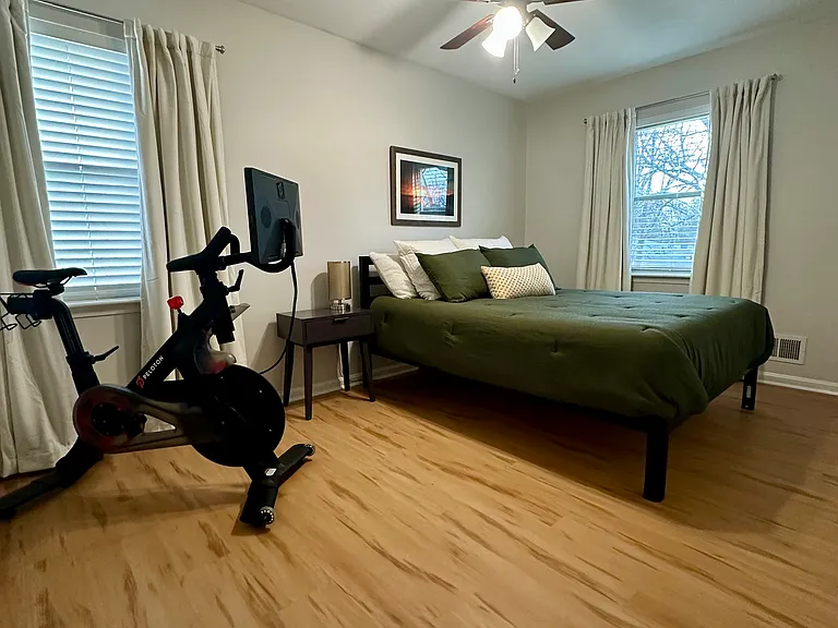 1018 Sir Lancelot Ln — Photo 2