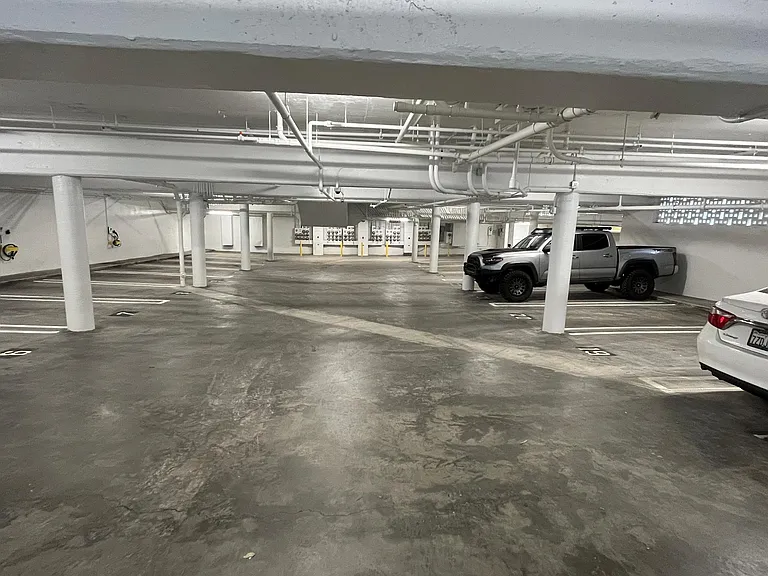 The Kingsley Diplomat Apartments — Photo 25