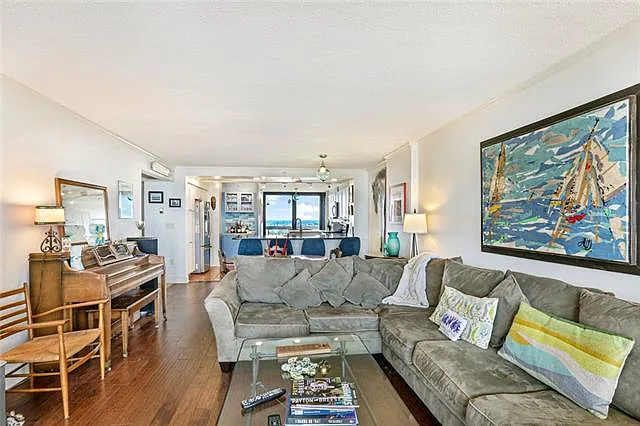 300 Lake Marina Ave #11D — Photo 5