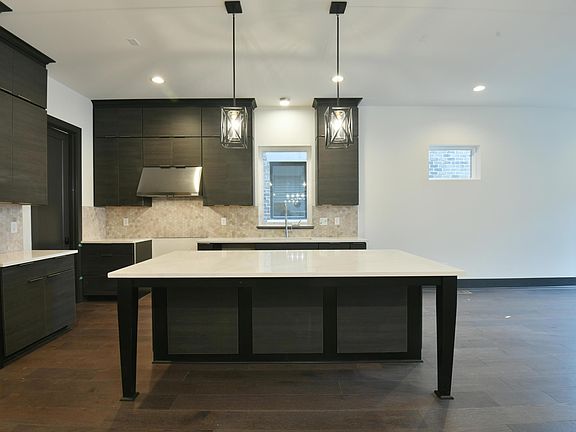 4th image of 953 W 1st Ave Lot 56