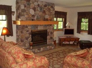 42 Snowberry Ln, Lake Placid, NY 12946