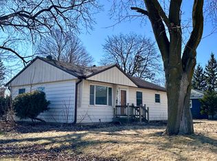 938 E Garden St, Dekalb, IL 60115