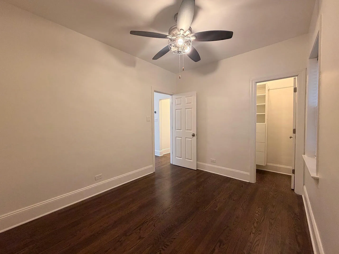 2 bed, 1000 sqft, $2,400 — Photo 4