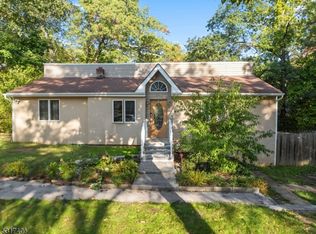 23 Oak St, Wanaque, NJ 07420