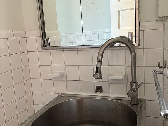 4th image of 709 S 3rd St APT 524