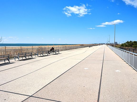 3rd image of 152 Beach 25 St