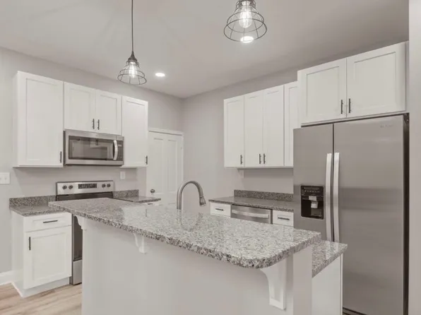 823 Locust St, Columbia, PA 17512
