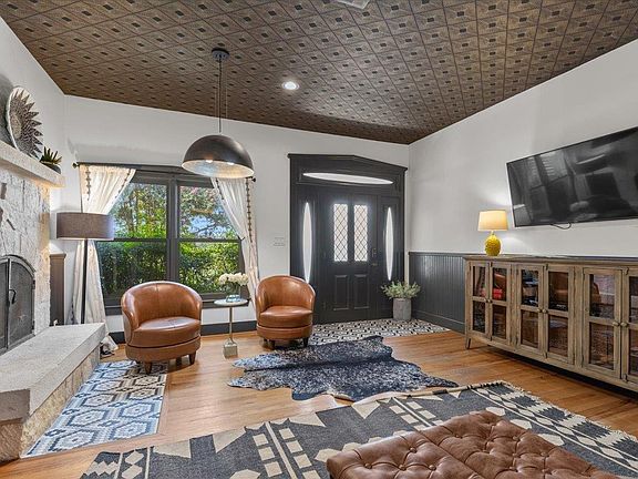 5th image of 234 Loring St