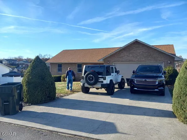 1609 Jasmine Trl, Sevierville, TN 37862