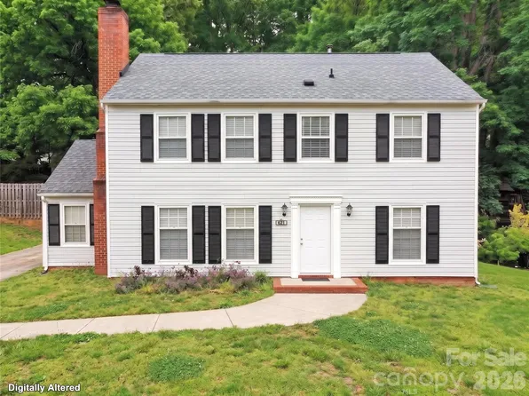 621 Winter Wood Dr, Matthews, NC 28105
