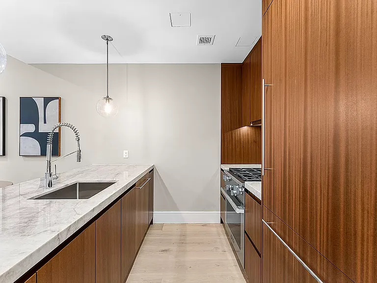 244 E 52nd St #4A — Photo 4