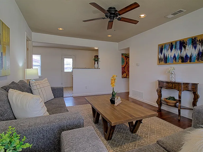 10849 Cotillion Dr — Photo 6