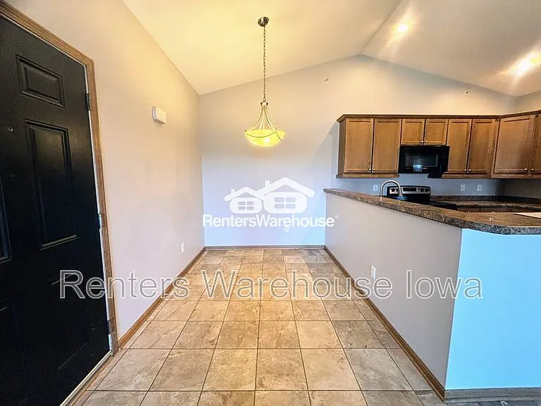 2000 Meadow Ct #204 — Photo 10