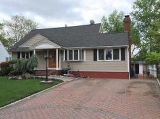 420 Inwood Rd, Linden, NJ 07036