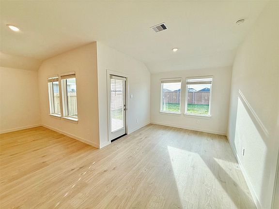 4th image of 30751 0 Wicklow Gardens Dr