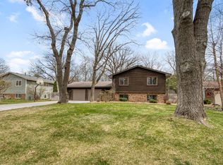 8321 Greenwood Dr, Mounds View, MN 55112