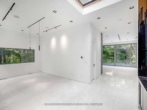 3rd image of 157 Old Forest Hill Rd