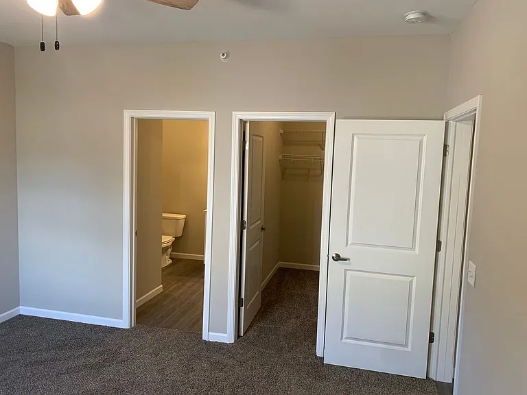 Cypress Ridge Apartments — Photo 10