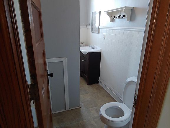5th image of 1535 W Canfield St #4