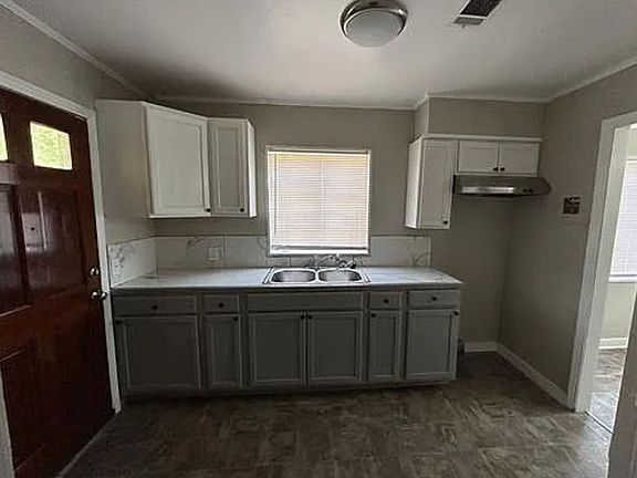 3rd image of 3719 Main St