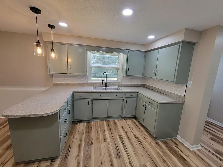 7721 Diane Dr — Photo 5
