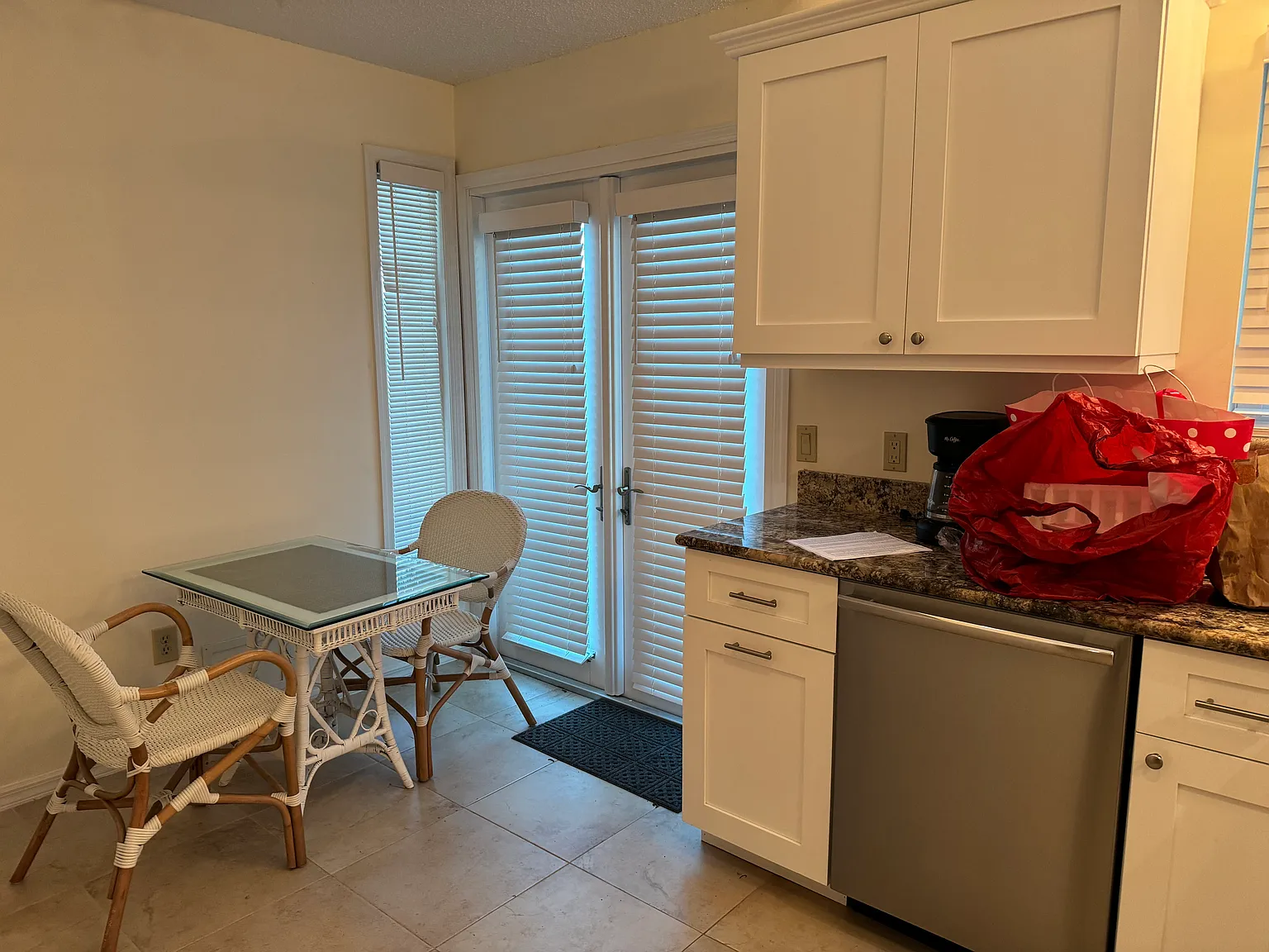 3 bed, 2100 sqft, $4,500 — Photo 2