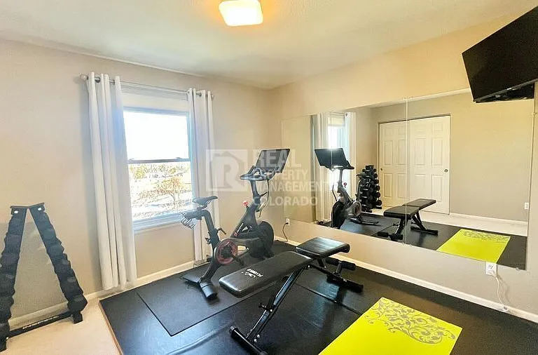 10134 Spring Water Ct — Photo 45