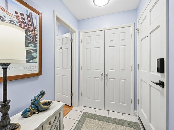 4th image of 135 Tanglewood Dr. #2