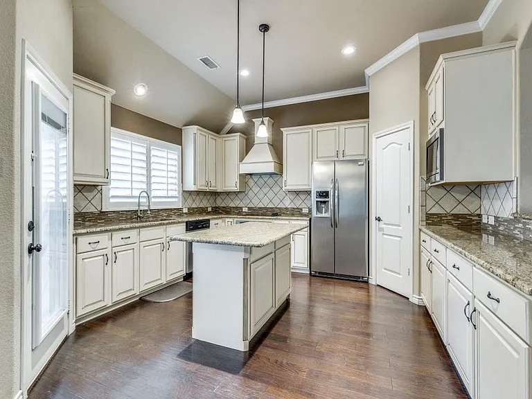 15100 Seventeen Lakes Blvd — Photo 4