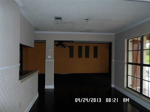5th image of 12 Acadiana Pl