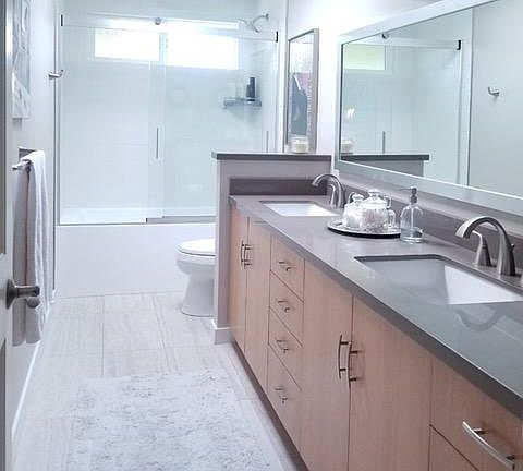 5th image of 7425 Woodland Ave