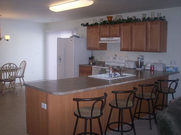 Kitchen and dining area