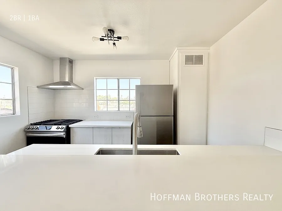 5229 Alhambra Ave Los Angeles, CA 90032 — Photo 2