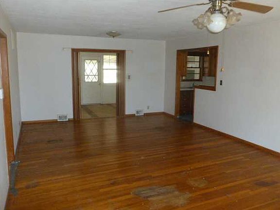 2nd image of 1025 N 7th St