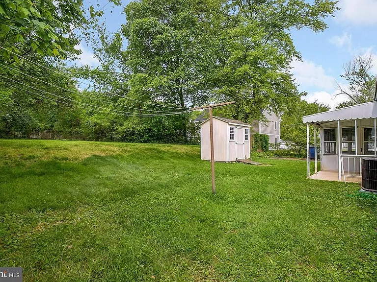 3909 Elmwood Dr — Photo 13