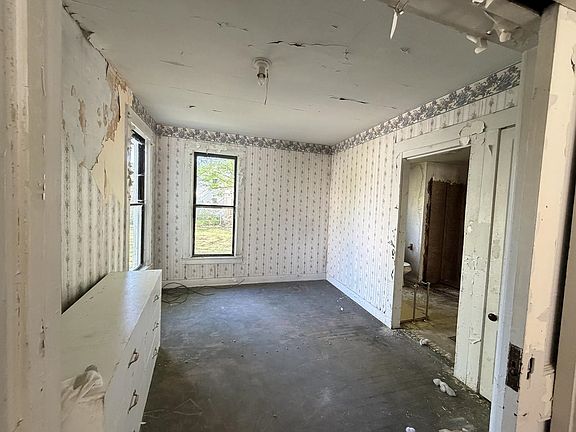 5th image of 11 Allen Avenue