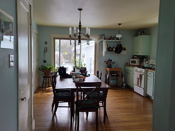 3rd image of 150 Preston Ave #1