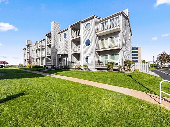 2nd image of 104 Clinton Reef Dr Unit 104