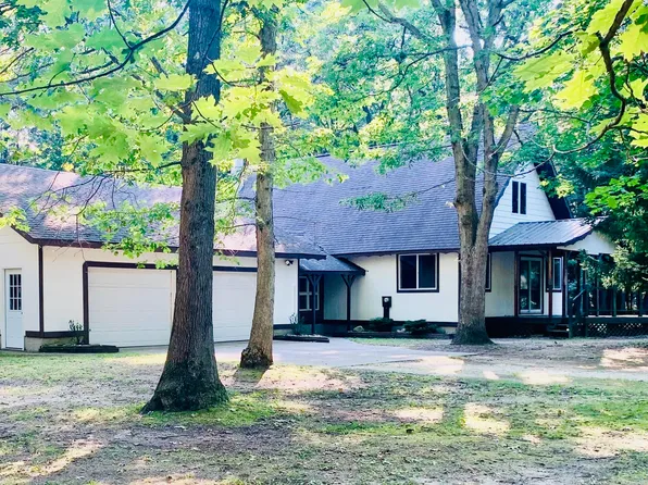 711 Division St, Eastlake, MI 49626