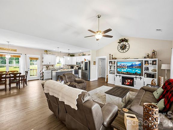 3rd image of 2357 Mintew Cir