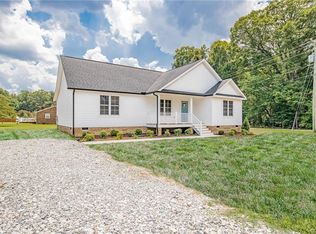 2201 Saffron Ln, Chester, VA 23836