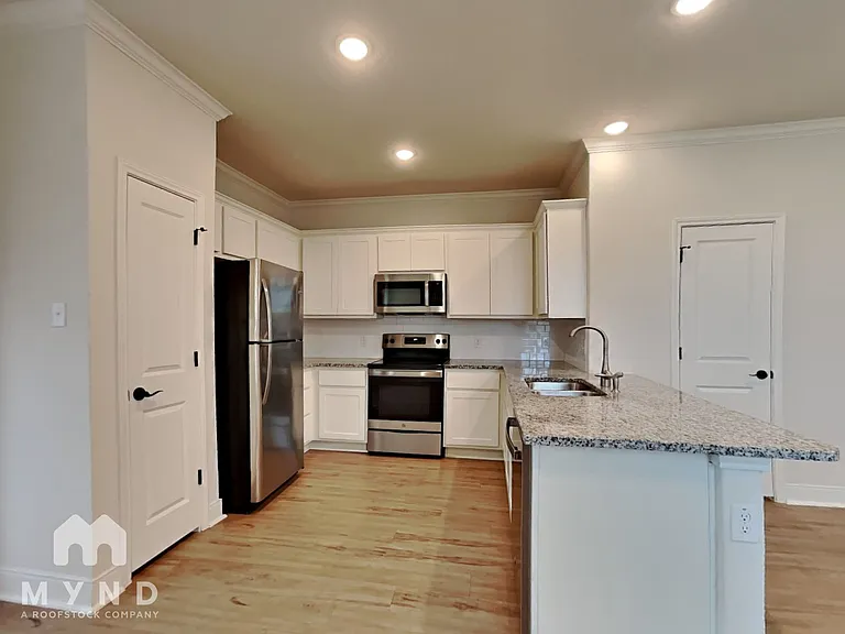 2230 Sandlewood Cv #102 — Photo 3