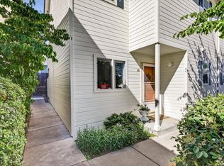 461 Tulipan Way, Talent, OR 97540