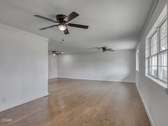 4th image of 1628 Jefferson Cir