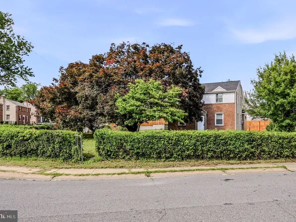 175 Riverview Dr, New Castle, DE 19720
