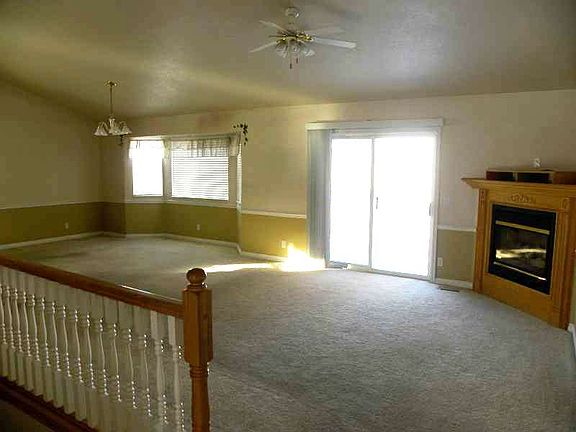 Living room/fire place