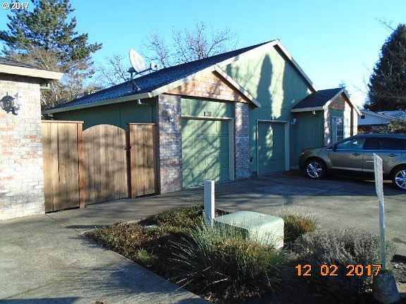 4th image of 6553 NE Dogwood St