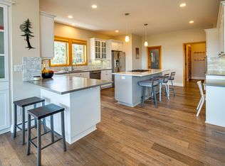 3322 Panorama Dr, Bend, OR 97703