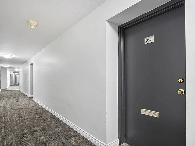 24 Ida St — Photo 9